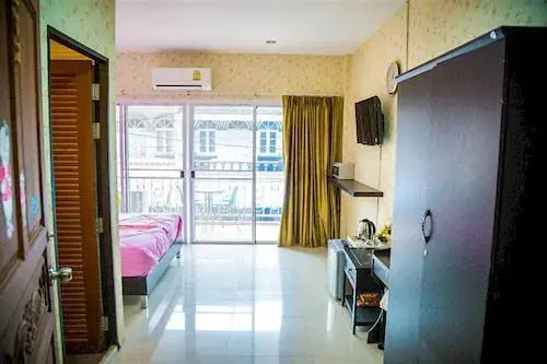 Кату: Festa Hostel
