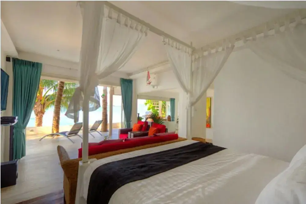 Самуи: 1 Bedroom Beach Front Villa Bangrak