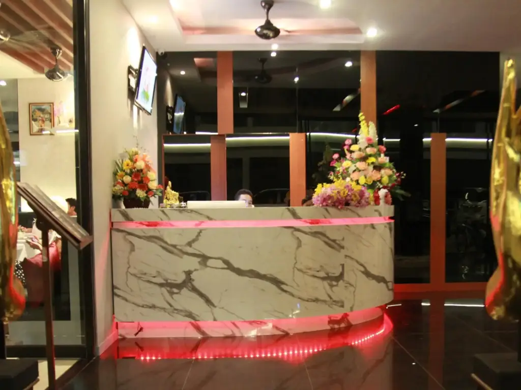 Пхукет: Hemingways Silk Hotel
