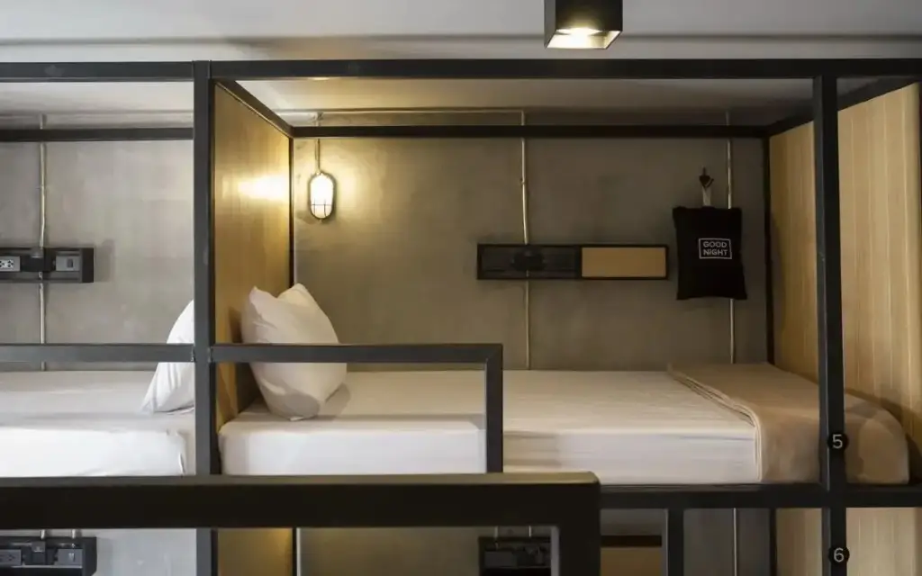 Бангкок: Bed Station Hostel