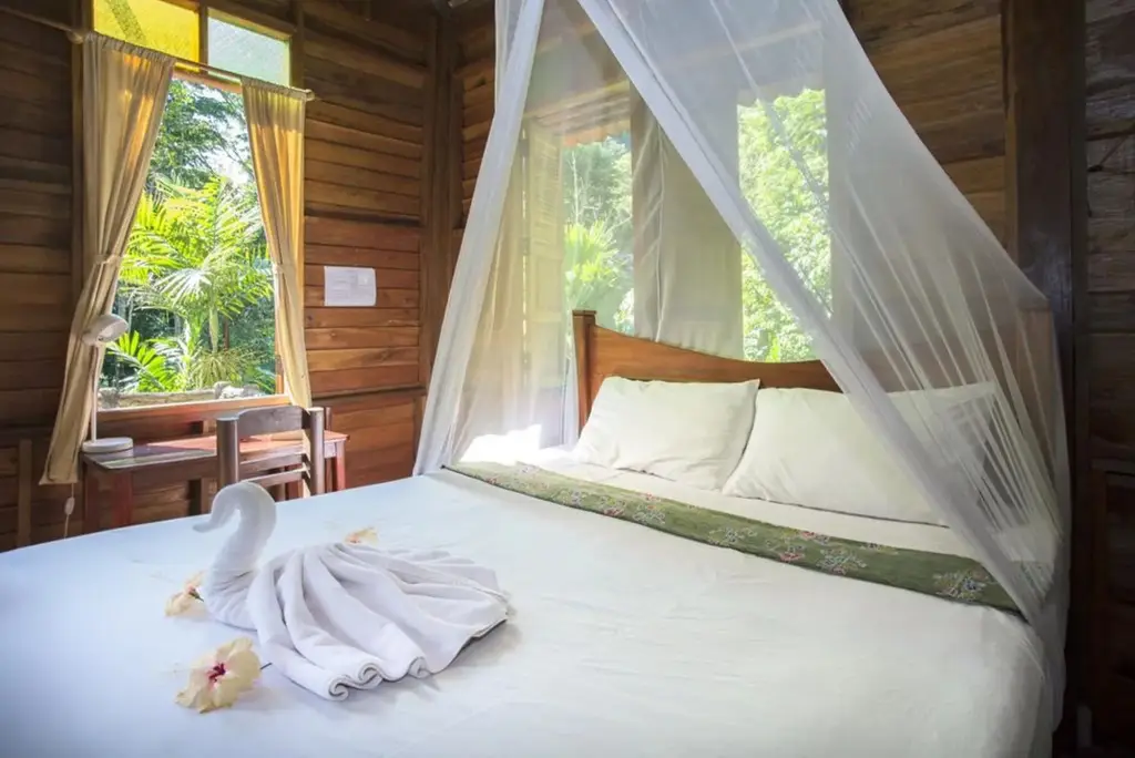 Фаном: Art's Riverview Lodge