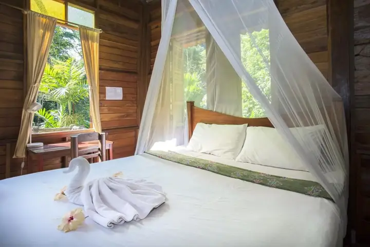 Фаном: Art's Riverview Lodge