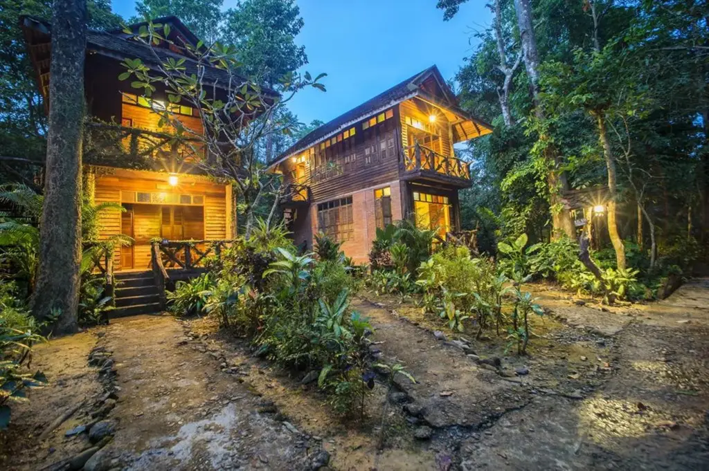 Фаном: Art's Riverview Lodge