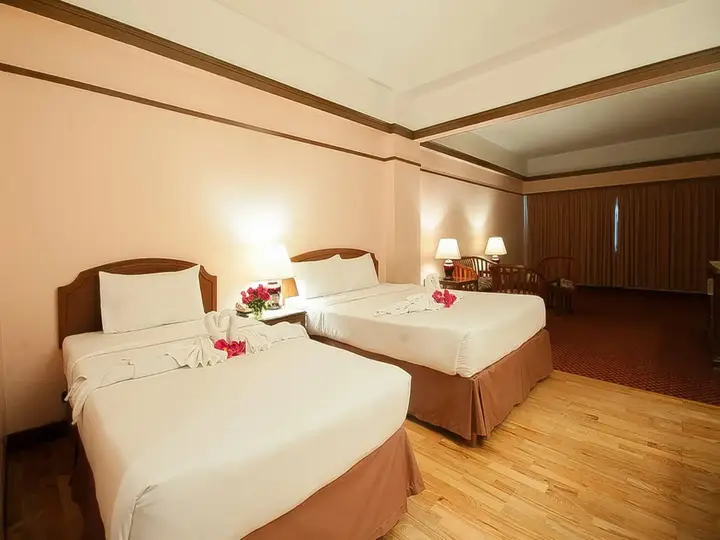 Хатъяй: Grand Plaza Hotel