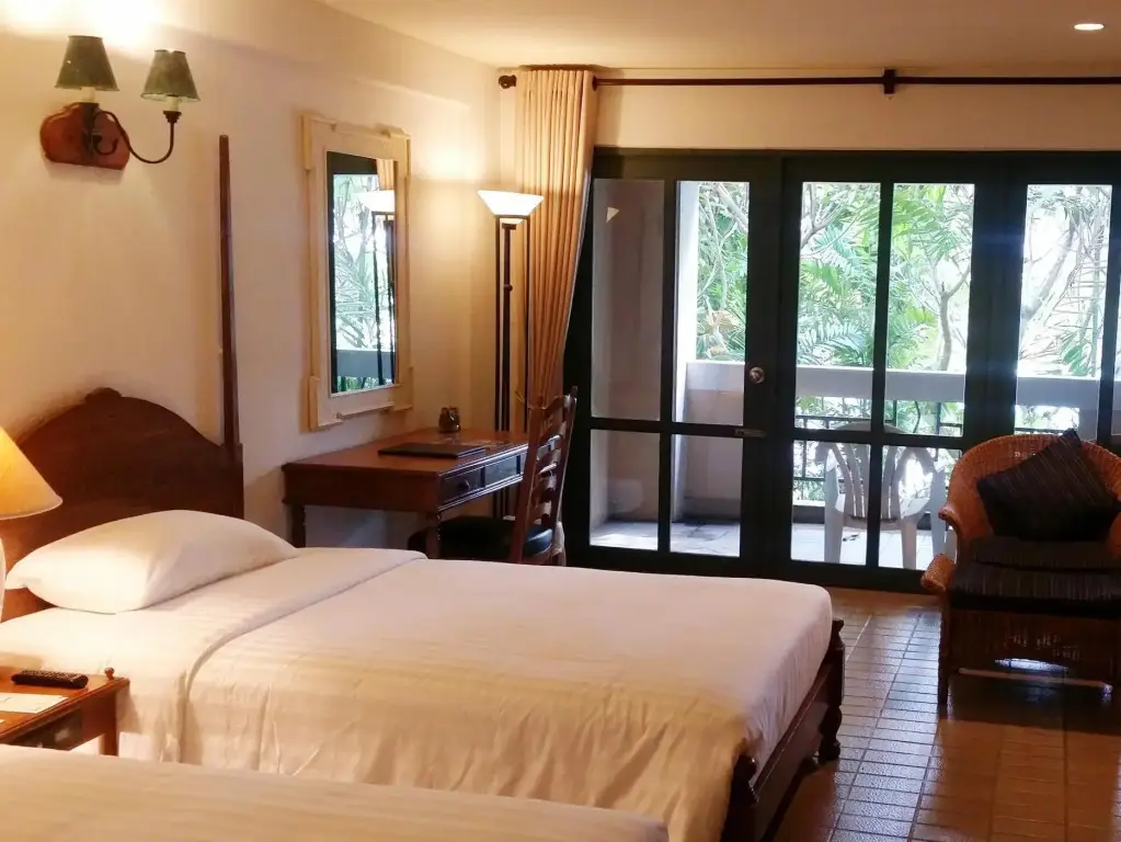 Чаам: Lake View Resort & Golf Club