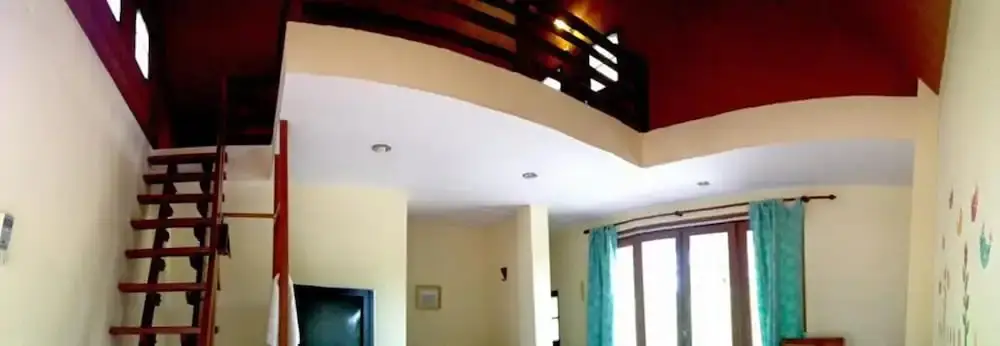 Дамноен Садуак: Baan Thai Damnoen Canal House