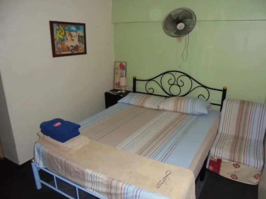 Чаам: PS Guesthouse and Bar