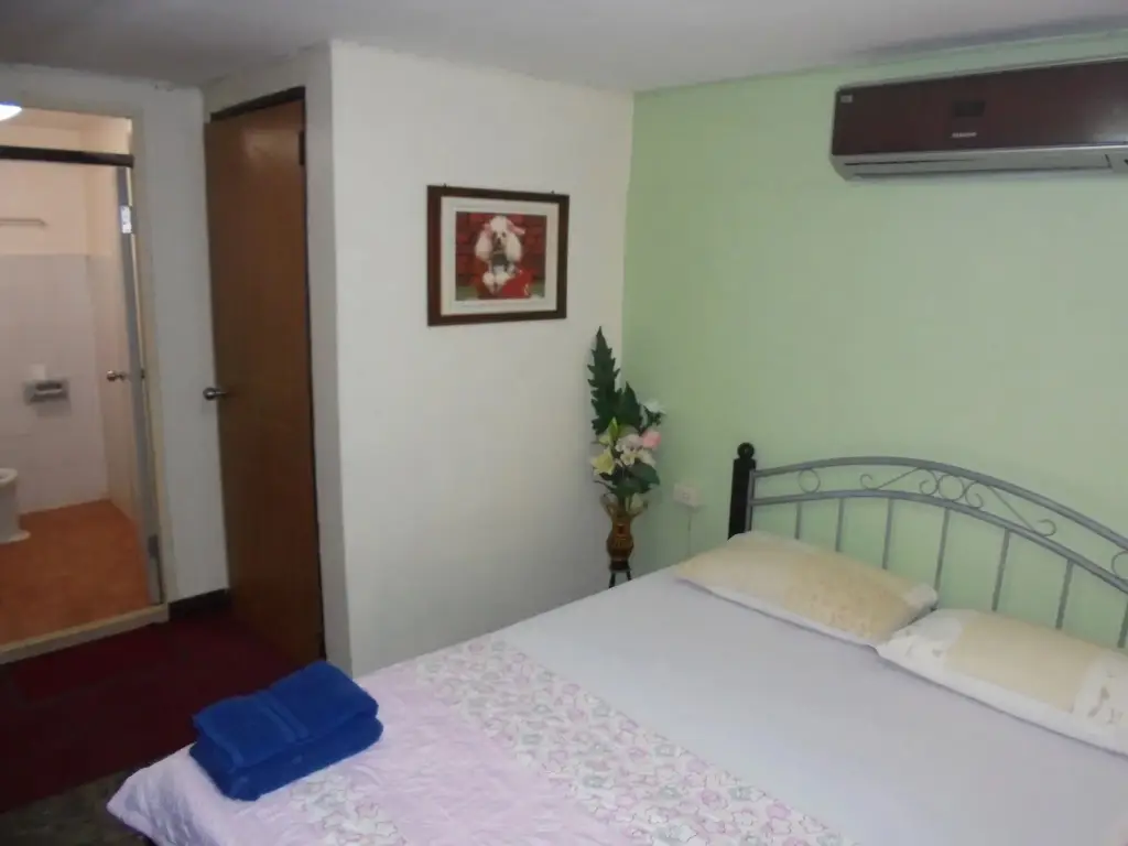 Чаам: PS Guesthouse and Bar