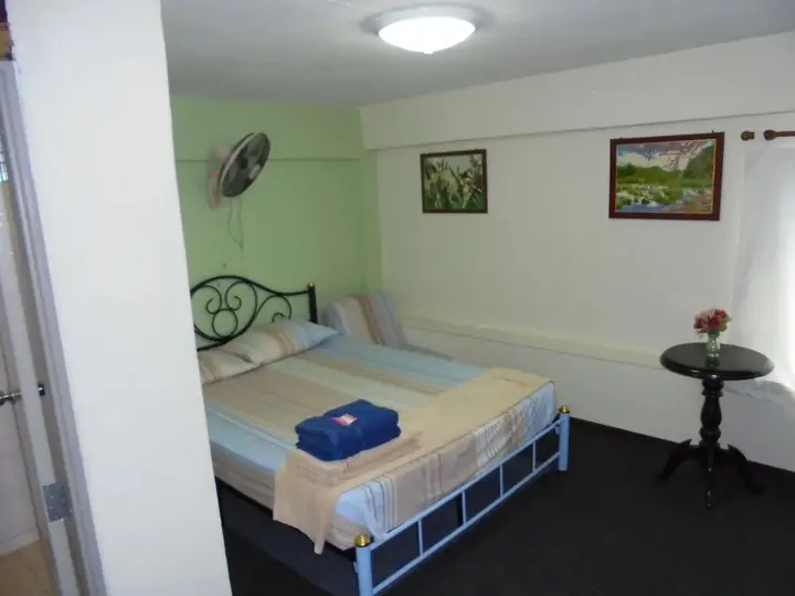 Чаам: PS Guesthouse and Bar
