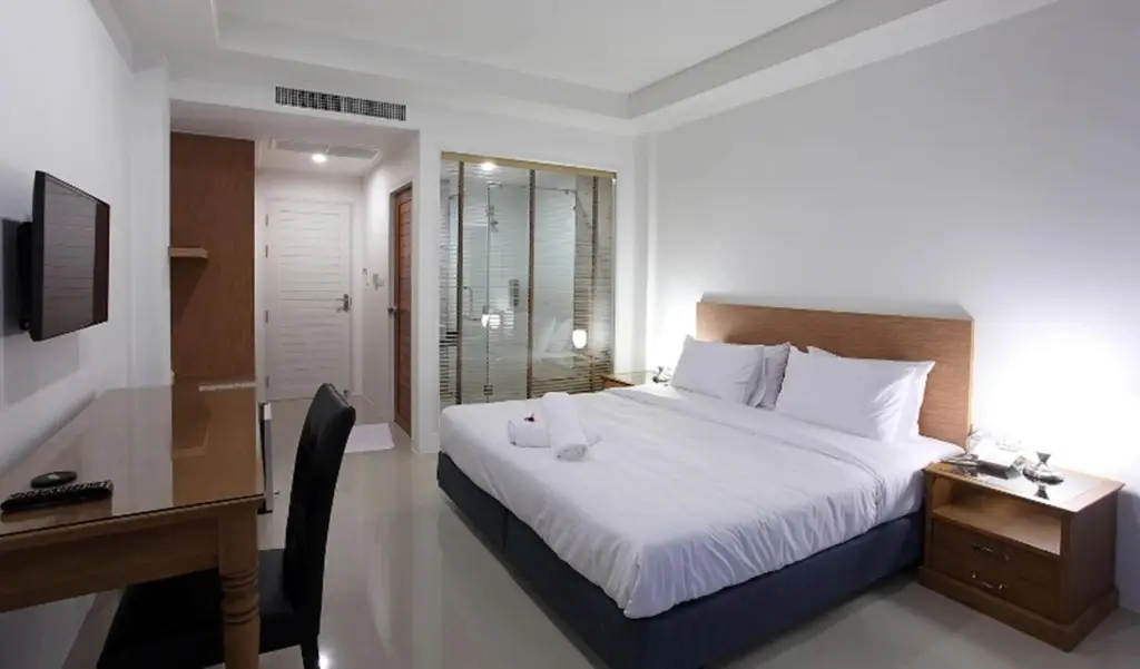 Камала Бич: Clear House Resort