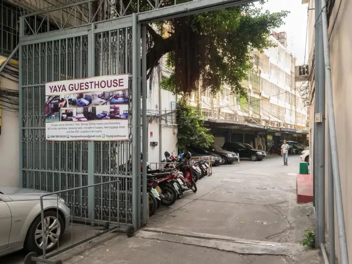 Бангкок: Yaya Guesthouse - Hostel