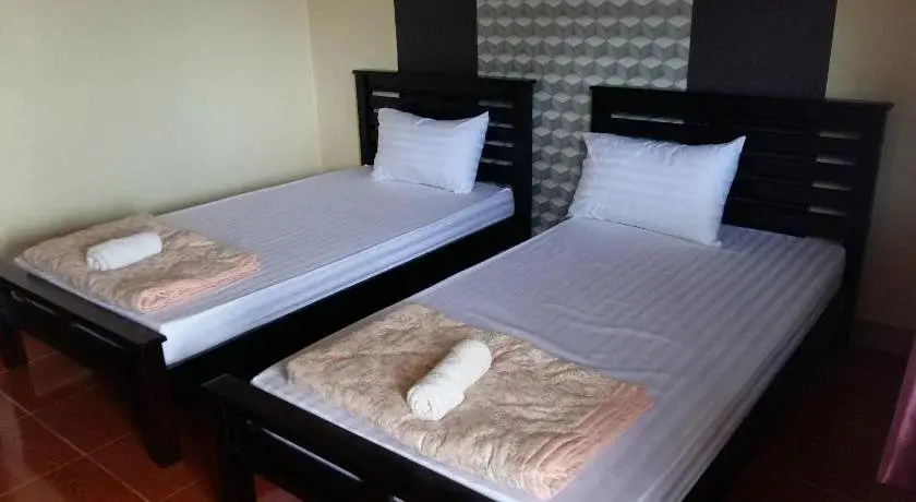 Исторический парк Kamphaeng Phet: Baan Din Baramee Resort