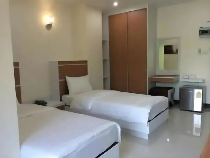 Хатъяй: Able Resident Hat Yai