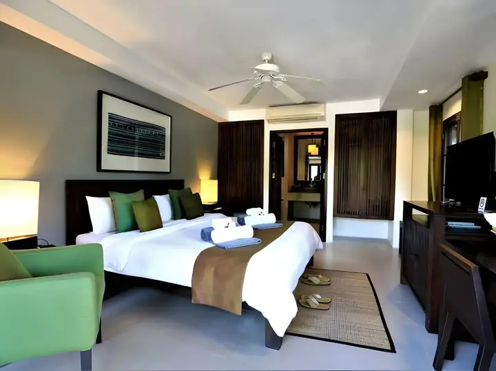 Паи: The Quarter Hotel
