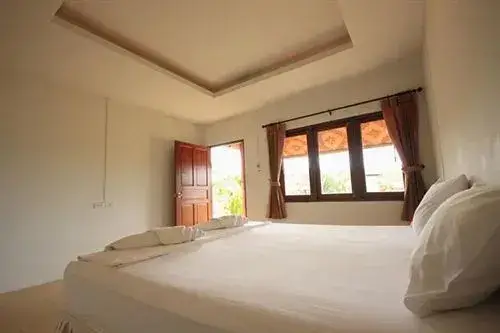 Краби: Amazon Bungalow