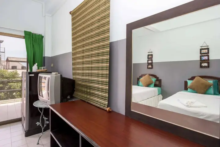 Кату: Baan Lukkan Hostel