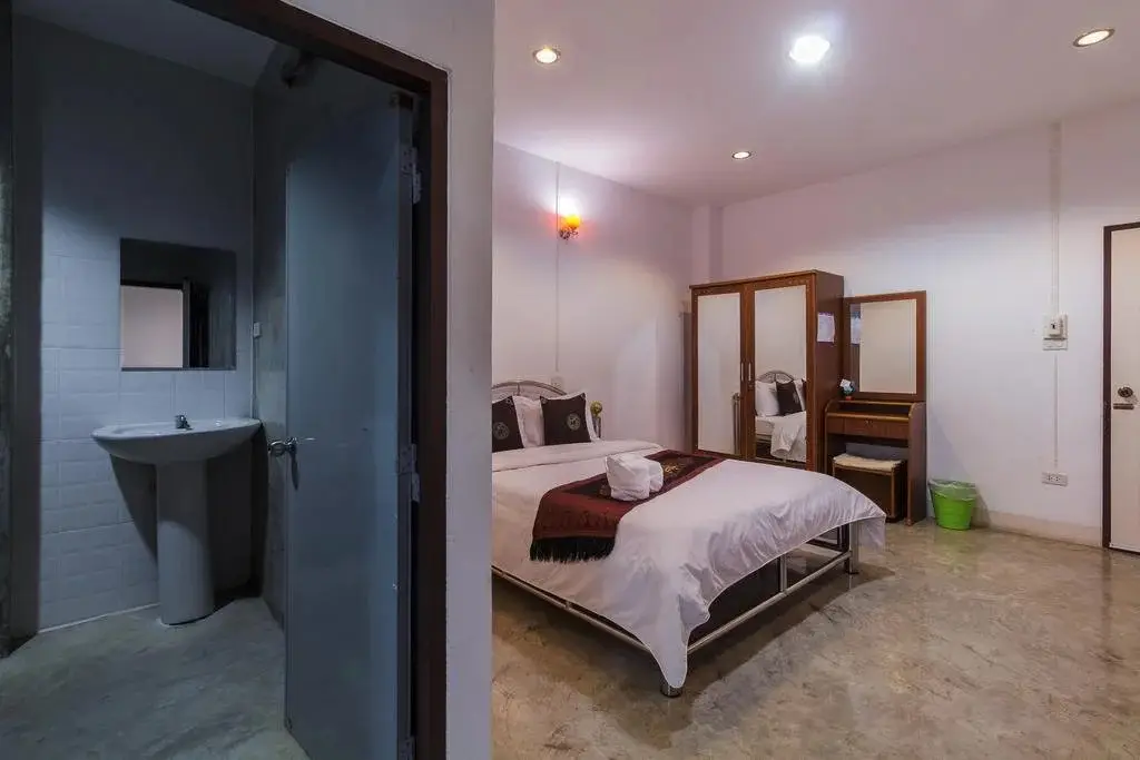 Пхитсанулок: Tonwai Modern Place