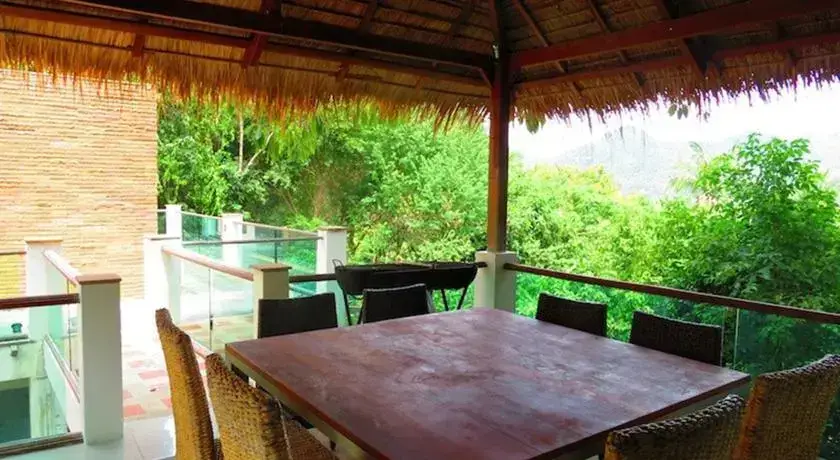 Остров Тау: Tree Top Sanctuary