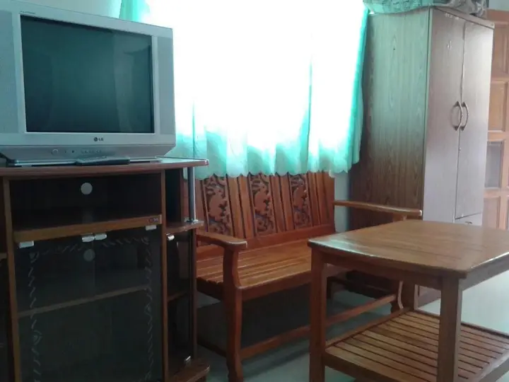 Мэй-Хаад-Бэй: Orachon House