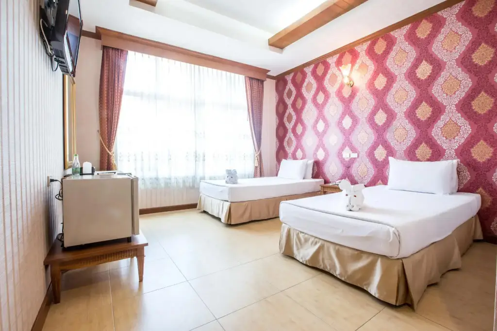 Накхоннайок: Juntra Resort and Hotel