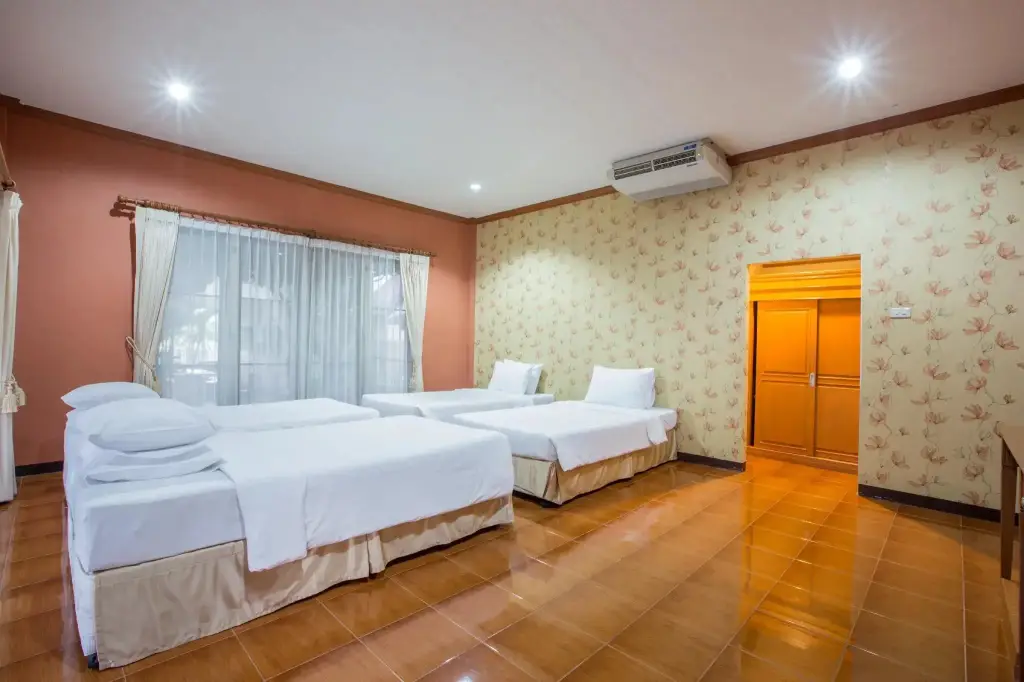 Накхоннайок: Juntra Resort and Hotel