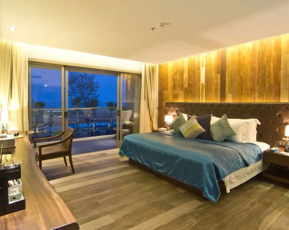 Такуа-Тунг: Le Coral Beach Resort and Cafe