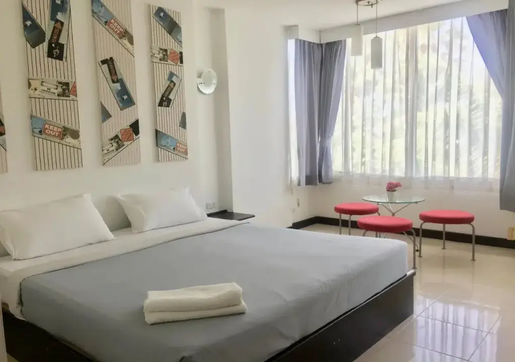 Чаам: Charlie House