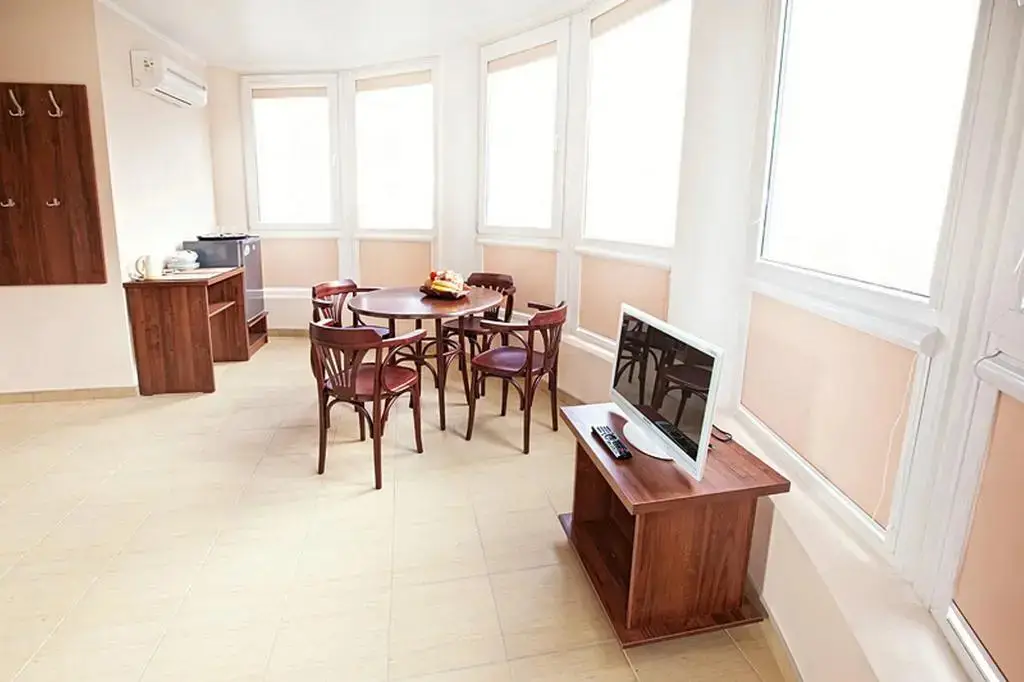 Агой: Kompliment Hotel