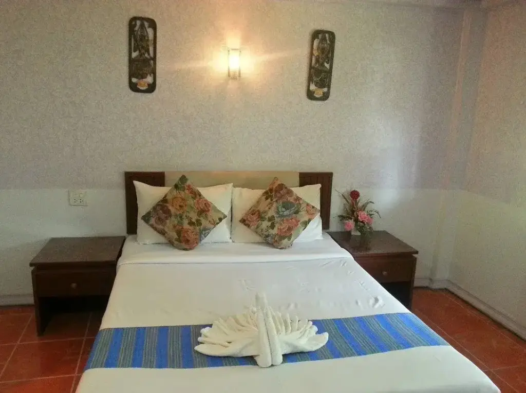 Патталунг: Holiday Hotel