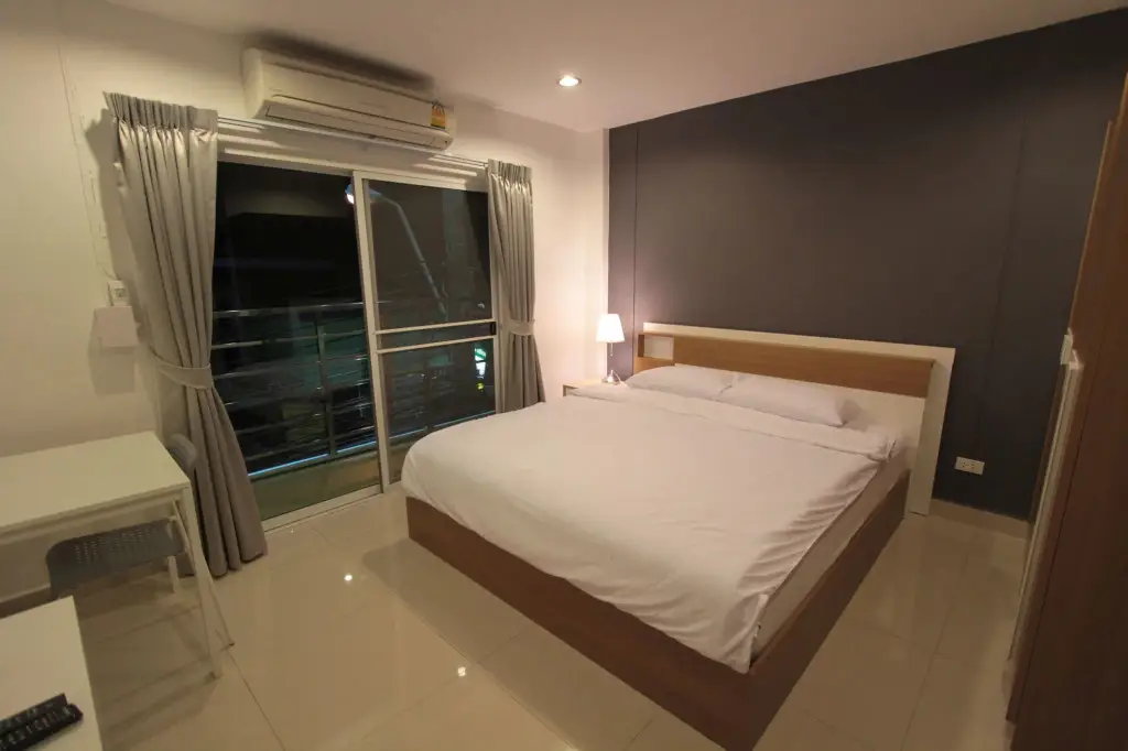 Бангкок: Napaville Huai Khwang Hostel
