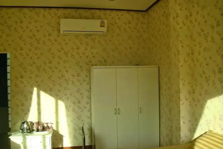 Сунг-Ноэн: Luckydee House
