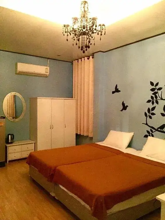 Сунг-Ноэн: Luckydee House