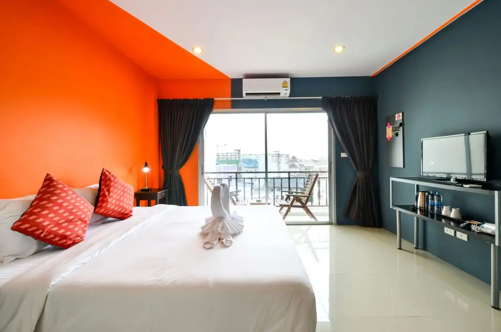 Пхукет: Two Color Patong