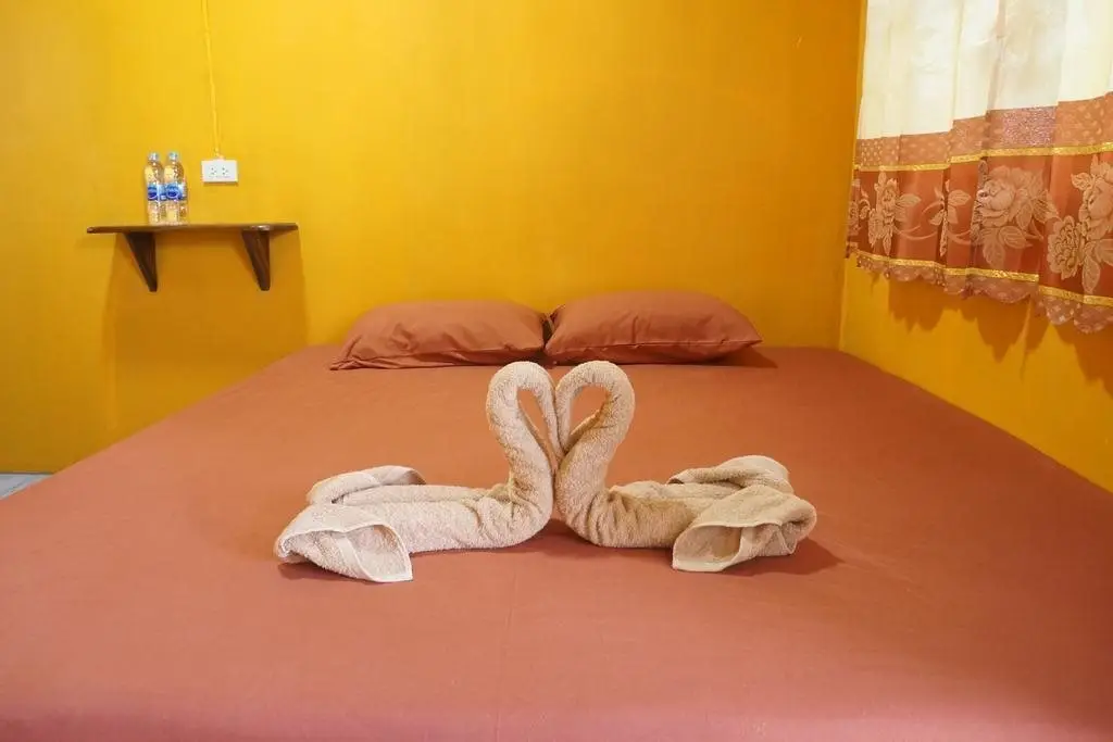 Паи: Love You Hostel