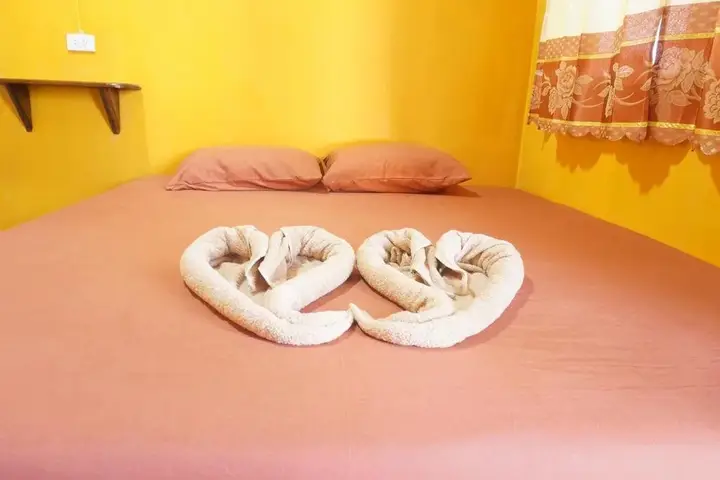 Паи: Love You Hostel