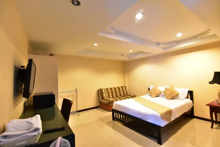 Паттайя: Joy House