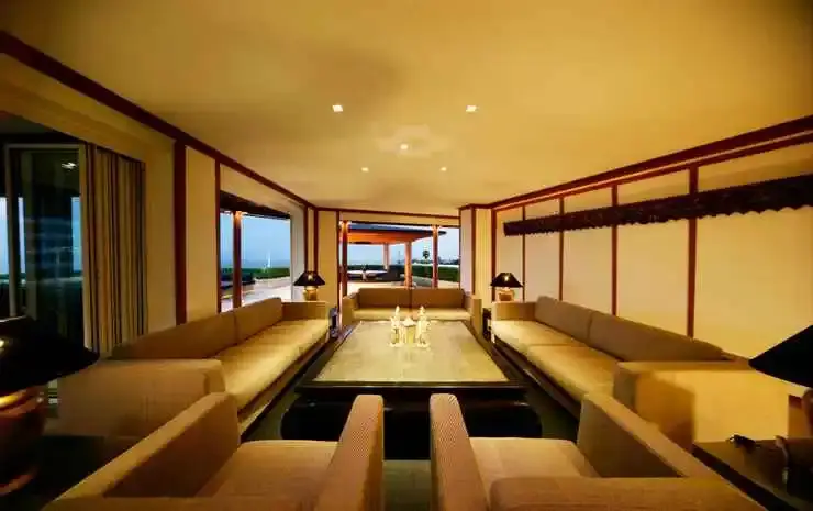 На Чом Тхиан: Baan Somprasong Condominium