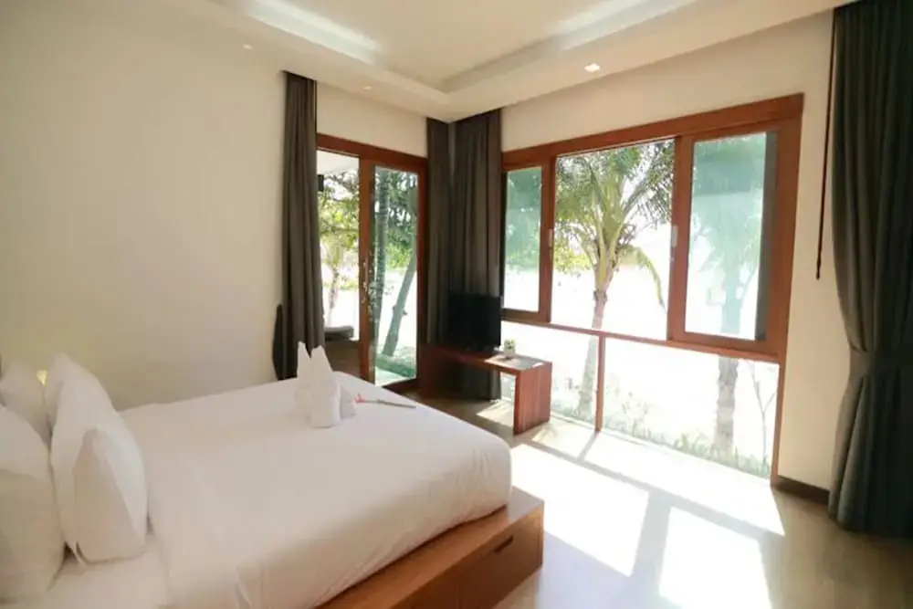 Самуи: Grand Villa Beach Front