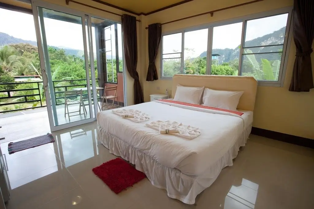 Фаном: Khao Sok Country Resort