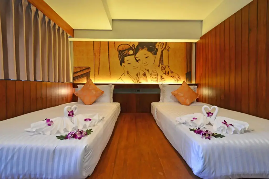 Пхукет: Lap Roi Karon Beachfront