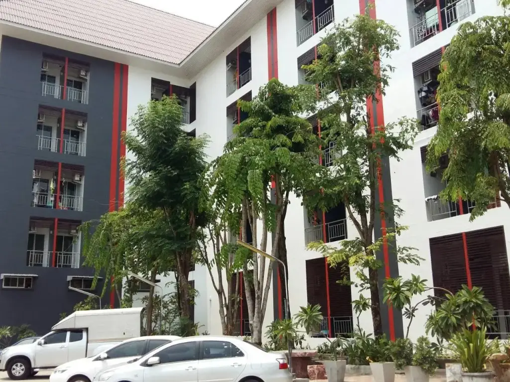 Thanarom Place — фото 1
