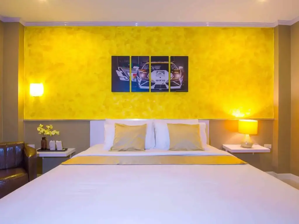 Бури Рам: The S Hotel