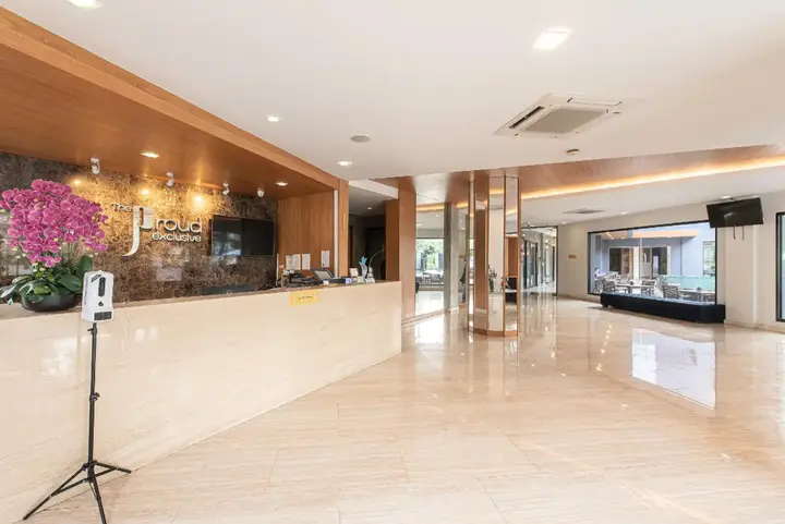 Накхон-Патхом: The Proud Exclusive Hotel