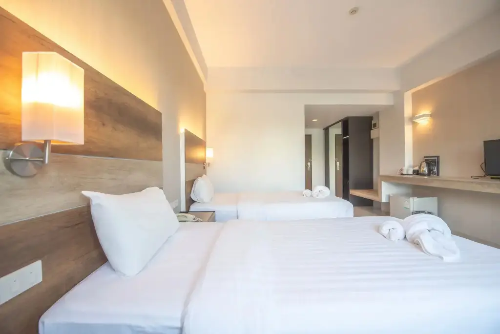 Накхон-Патхом: The Proud Exclusive Hotel