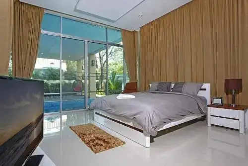 На Чом Тхиан: Jomtien Waree 8 - 6 Bedroom Pool Villa