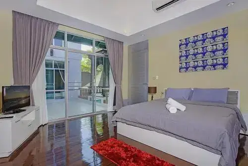 На Чом Тхиан: Jomtien Waree 8 - 6 Bedroom Pool Villa