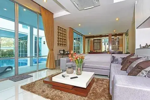 На Чом Тхиан: Jomtien Waree 8 - 6 Bedroom Pool Villa