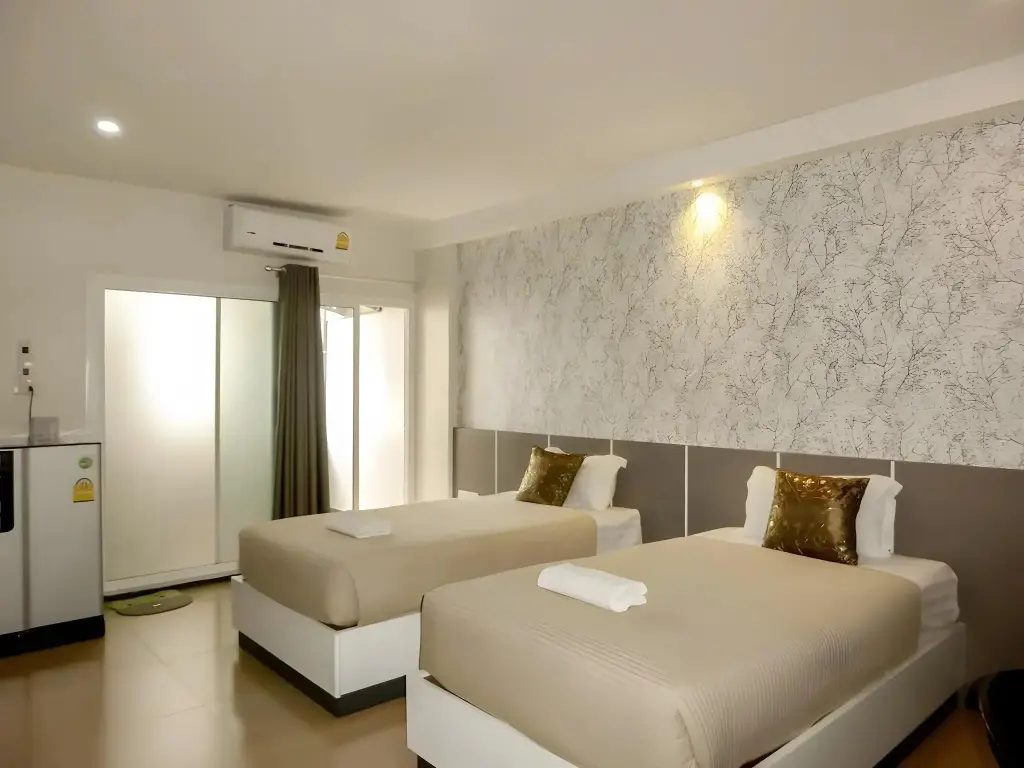 Рои Эт: The Premium Residence