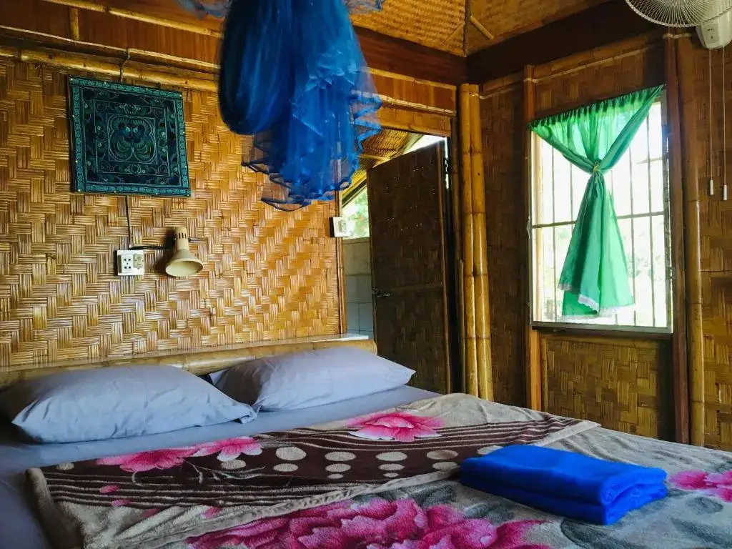 Паи: Golden Hut -Chill Bungalows in town黄金泰式传统独栋小屋