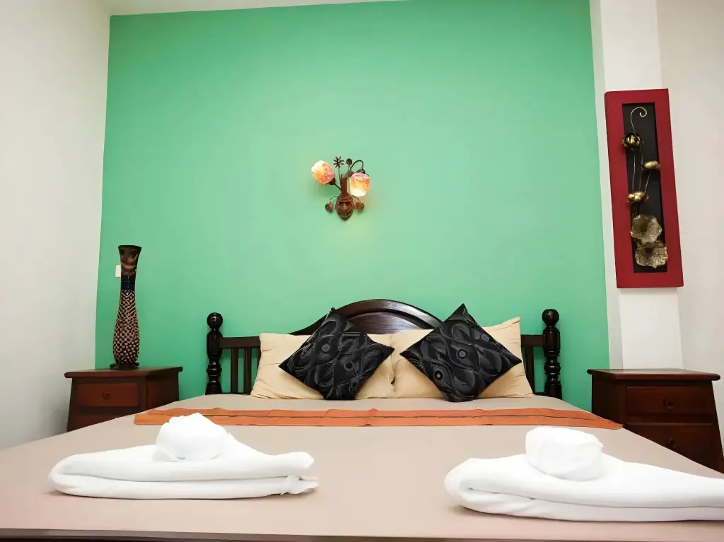 Чаам: Sea Breeze Guest House